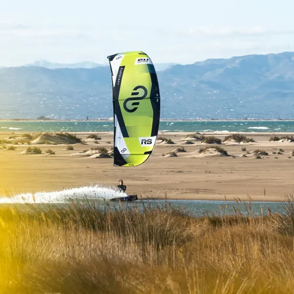 Aile de kitesurf eleveight rs v9