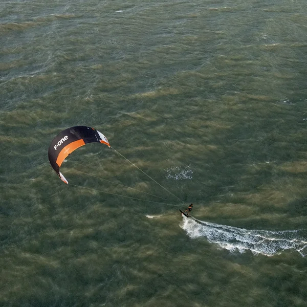 AILE DE KITESURF FONE BANDIT TEC + BARRE KITE ATTITUDE