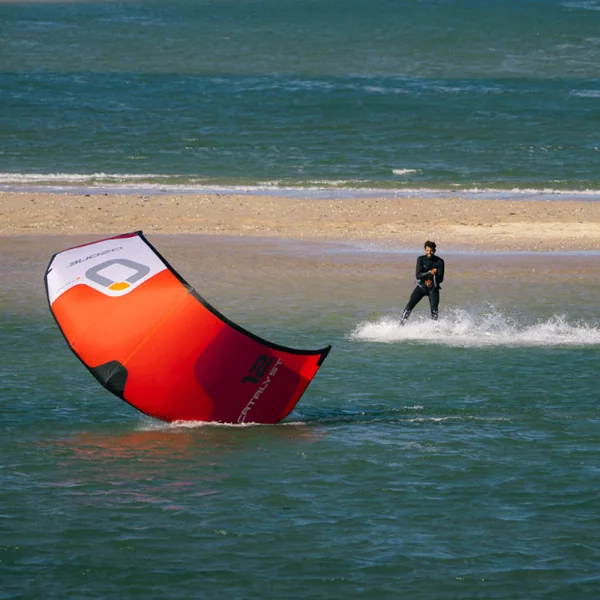 Aile de kitesurf ozone catalyst v5