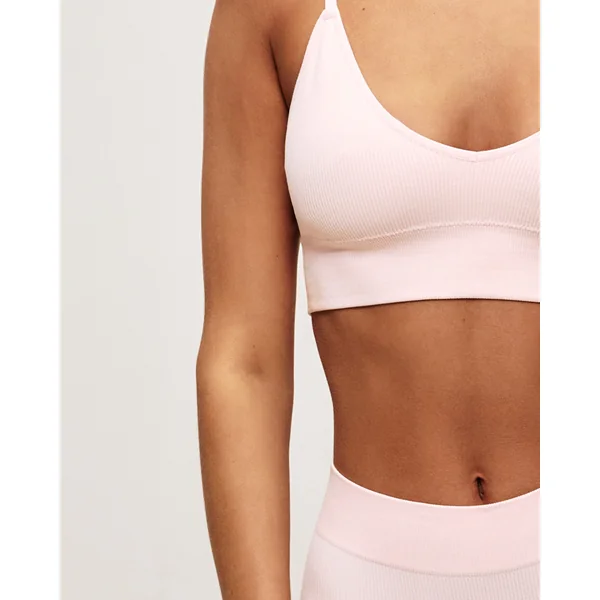 Brassière triangle seamless