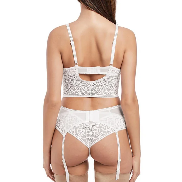 Brassière à armatures