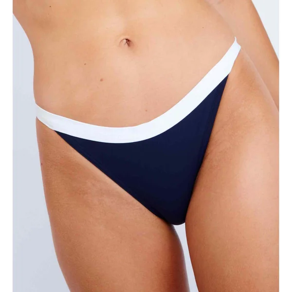 Culotte de bain brésilienne