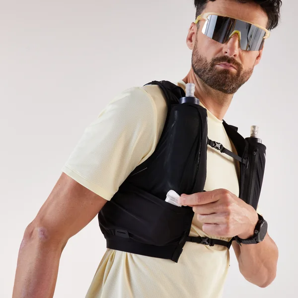 Gilet trail running compétition porte flasques mixte - KIPRUN 900 RACE 5L NOIR