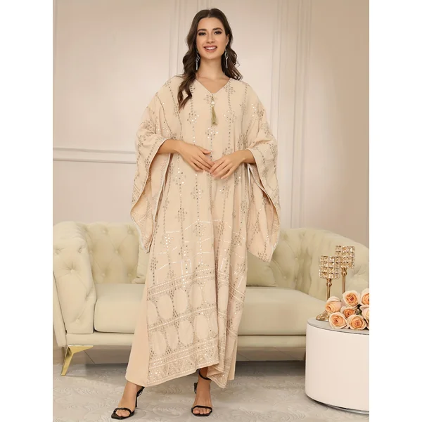 Kimono abaya femme brodé perles, pendentif, manches trois quarts.