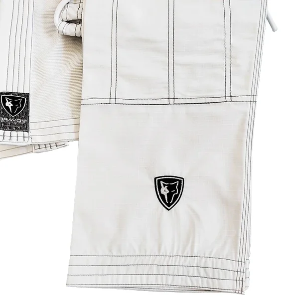 Kimono de judo, kimono de taekwondo et uniforme de jiu-jitsu brésilien de haute qualité pour l’entraînement et les compétitions.