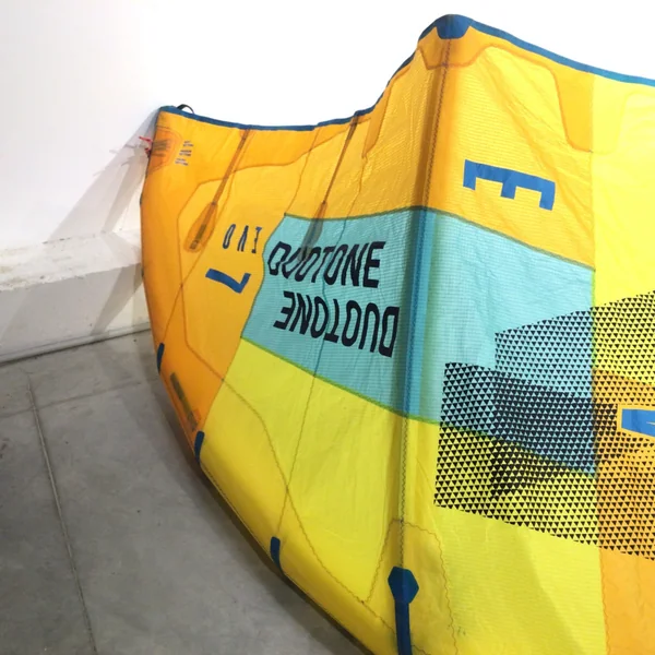 Occasion - Aile de kitesurf Duotone Evo 7.0m 2019 - Jaune/Orange