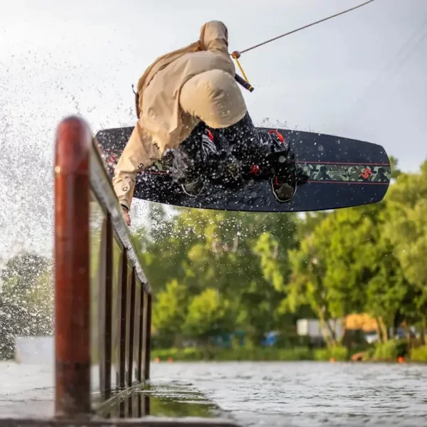 Pack Wakeboard Slingshot Coalition + Space Mob 2026