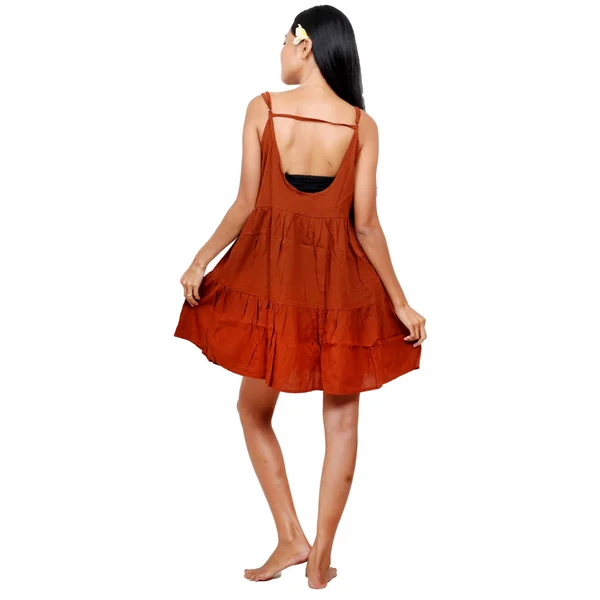 Petite robe de plage marron