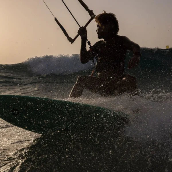 Planche de surfkite duotone whip sls 2026