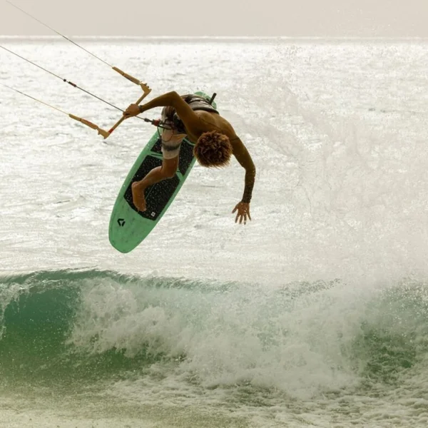 Planche de surfkite duotone whip sls 2026