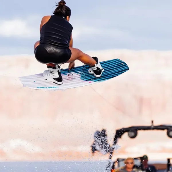 Planche de wakeboard liquid force angel 2026