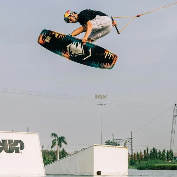 Planche de wakeboard liquid force press 2026