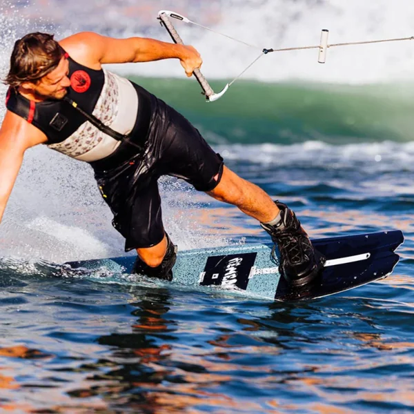 Planche de wakeboard liquid force remedy 2026