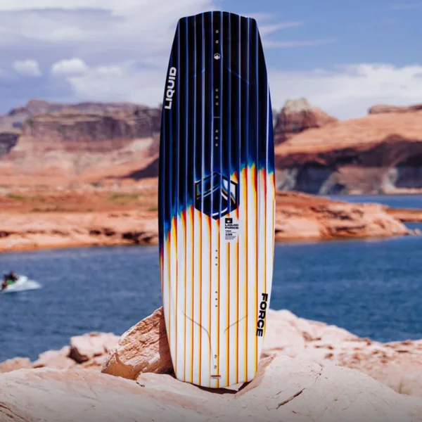 Planche de wakeboard liquid force trip 2026