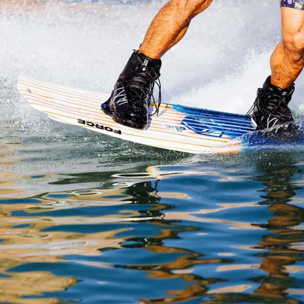 Planche de wakeboard liquid force trip 2026