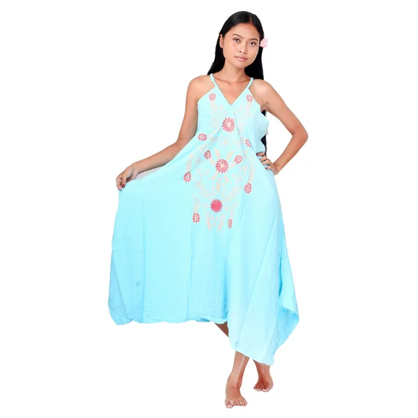 Robe de plage bleu avec borderie fleuris