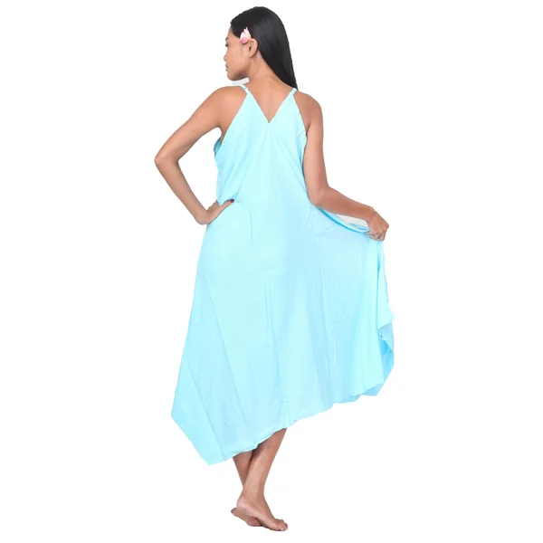 Robe de plage bleu avec borderie fleuris