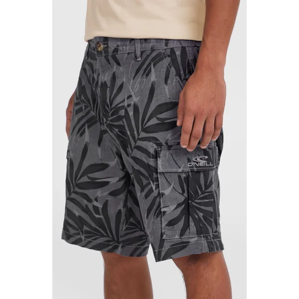 Short cargo Essentials | Black Dipped Leaves