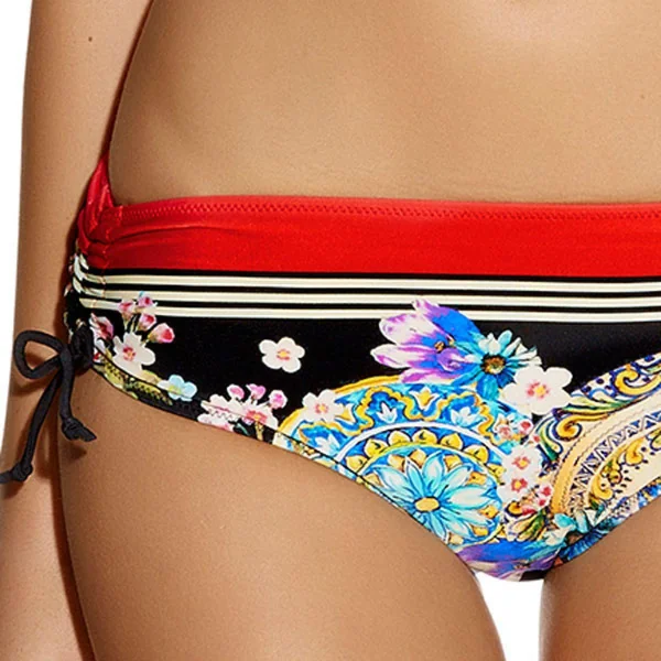 Slip de Bain à échancrure ajustable