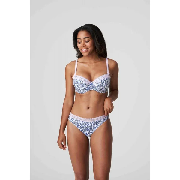 Soutien-gorge balconnet armatures