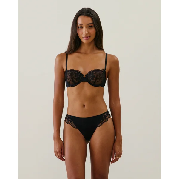 Soutien-gorge corbeille brodé