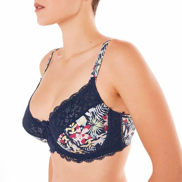 Soutien-gorge emboitant armatures