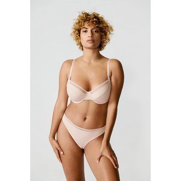Soutien-gorge emboitant armatures