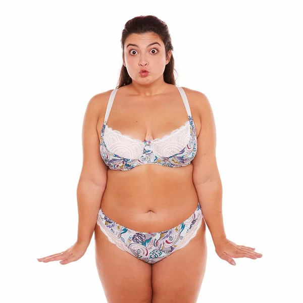 Soutien-gorge emboitant armatures