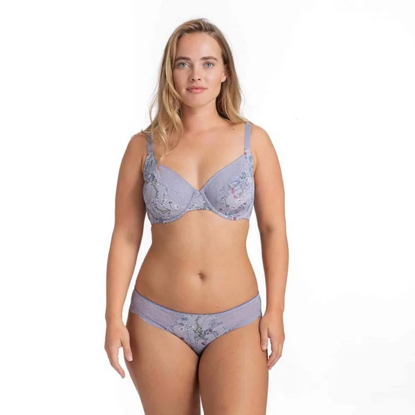 Soutien-gorge emboitant armatures