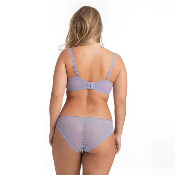 Soutien-gorge emboitant armatures