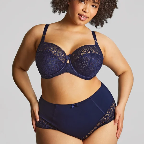 Soutien-gorge emboitant armatures