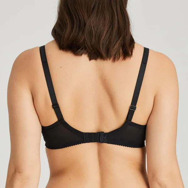 Soutien-gorge emboitant armatures