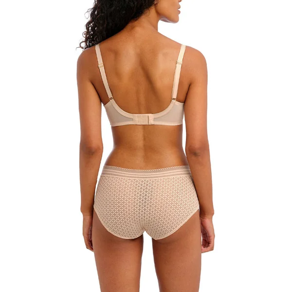 Soutien-gorge emboitant armatures