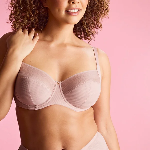 Soutien-gorge emboitant armatures