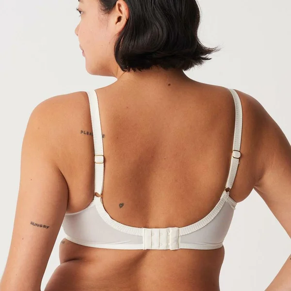 Soutien-gorge emboitant armatures