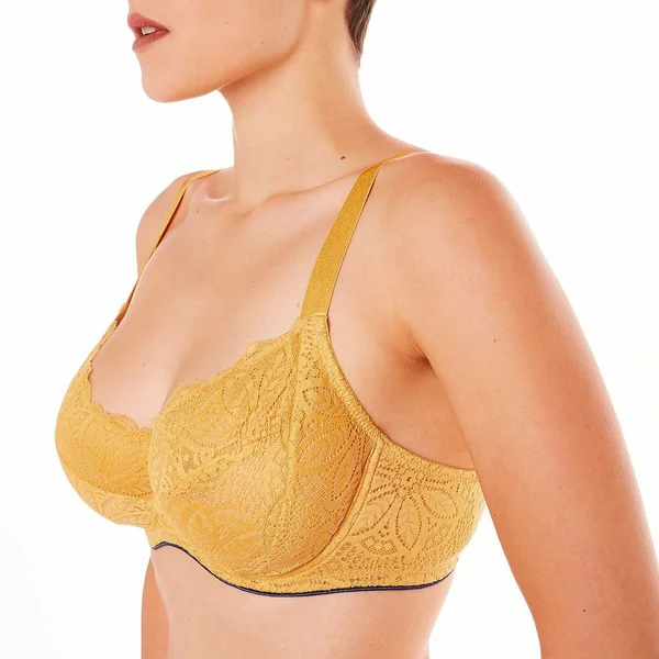 Soutien-gorge emboitant armatures