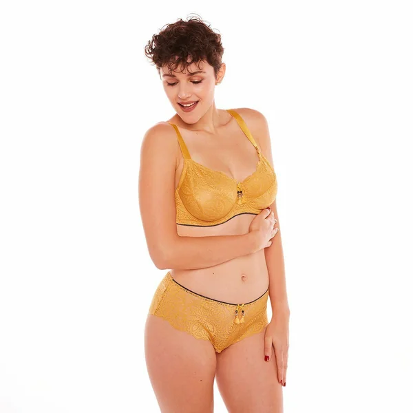 Soutien-gorge emboitant armatures