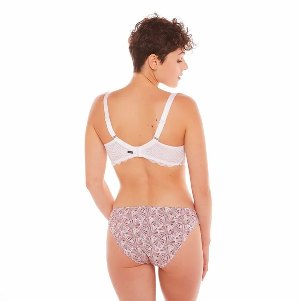 Soutien-gorge emboitant armatures