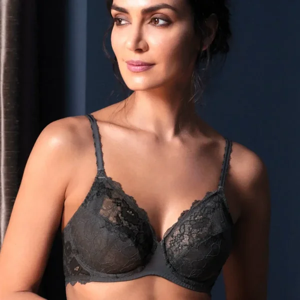 Soutien-gorge emboitant