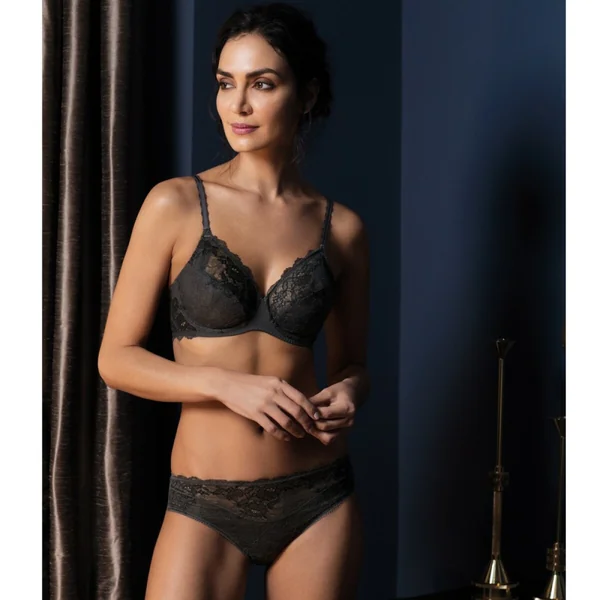 Soutien-gorge emboitant