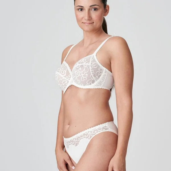 Soutien-gorge emboîtant