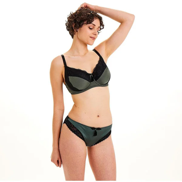 Soutien-gorge emboîtant armatures