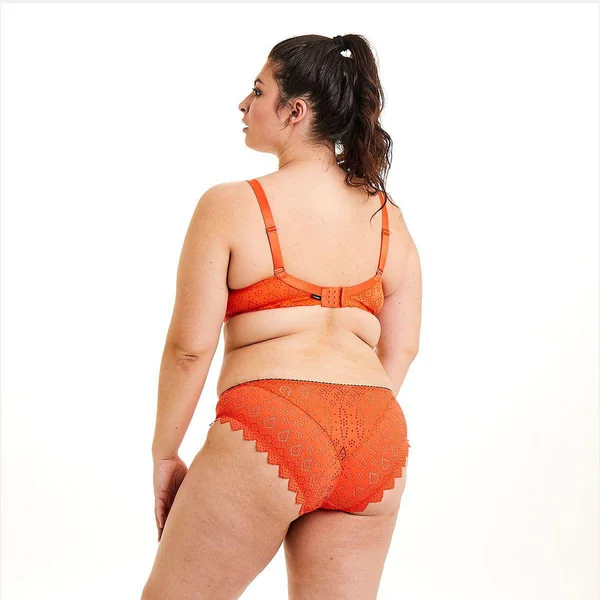 Soutien-gorge emboîtant armatures