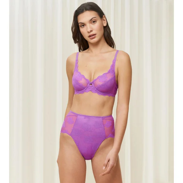 Soutien-gorge emboîtant armatures
