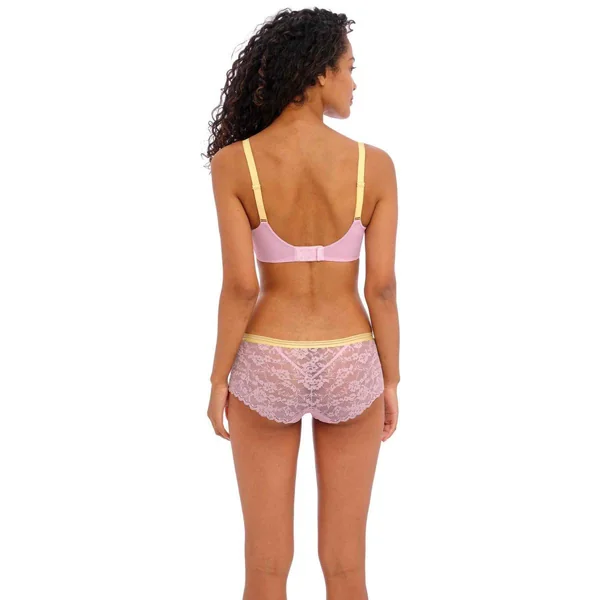Soutien-gorge emboîtant armatures