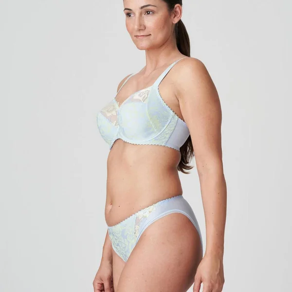 Soutien-gorge emboîtant