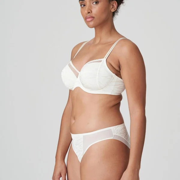 Soutien-gorge emboîtant