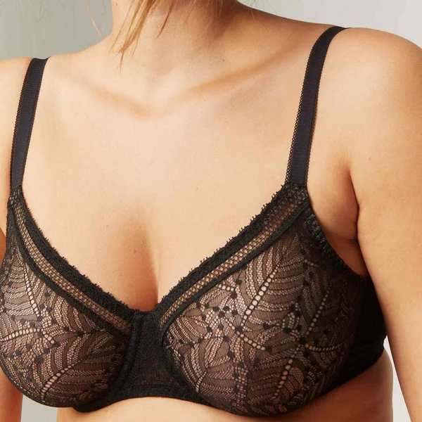 Soutien-gorge moulé armatures