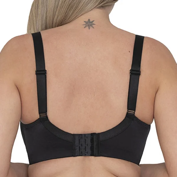 Soutien-gorge moulé armatures