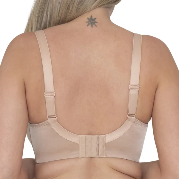 Soutien-gorge moulé armatures